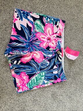 Lilly Pulitzer Pink Navy Tropical Floral Women's Shorts